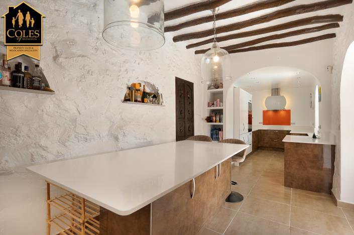 Image No.18-5 Bed Villa / Detached for sale
