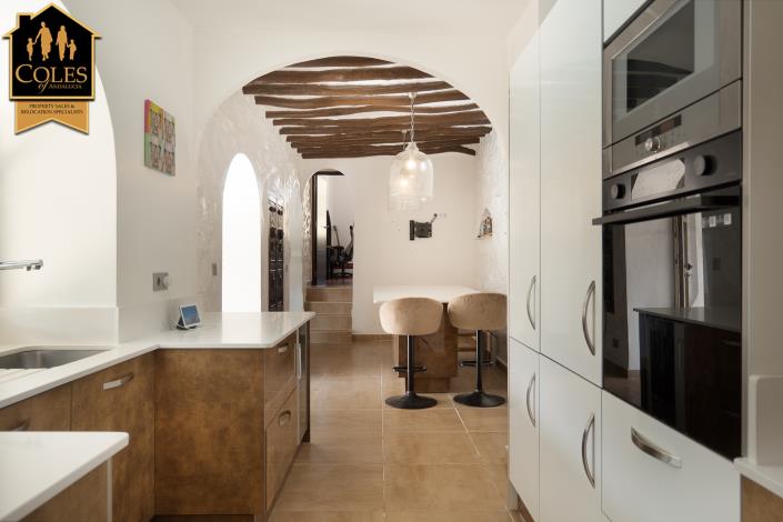 Image No.20-5 Bed Villa / Detached for sale