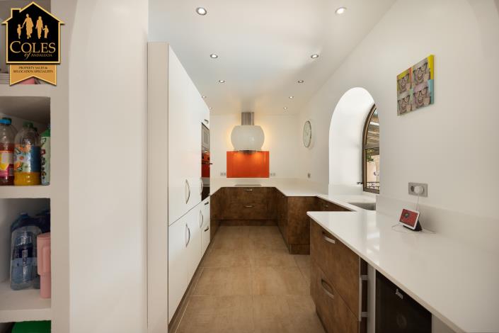 Image No.22-5 Bed Villa / Detached for sale