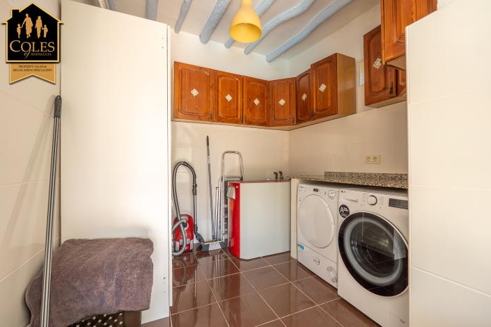 Image No.23-5 Bed Villa / Detached for sale