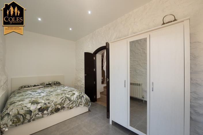 Image No.24-5 Bed Villa / Detached for sale