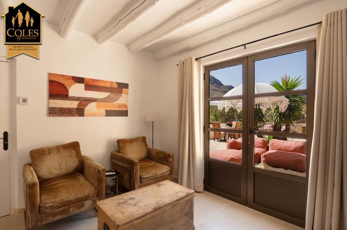 Image No.47-5 Bed Villa / Detached for sale