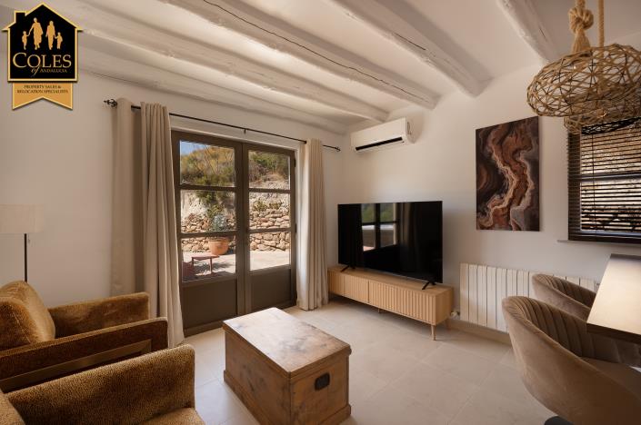 Image No.48-5 Bed Villa / Detached for sale