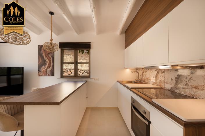 Image No.50-5 Bed Villa / Detached for sale
