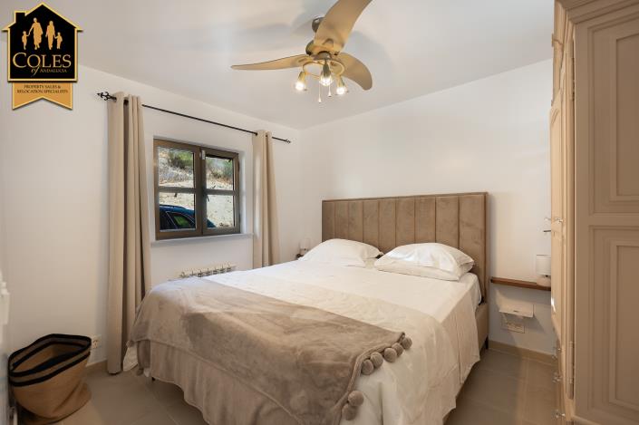 Image No.54-5 Bed Villa / Detached for sale