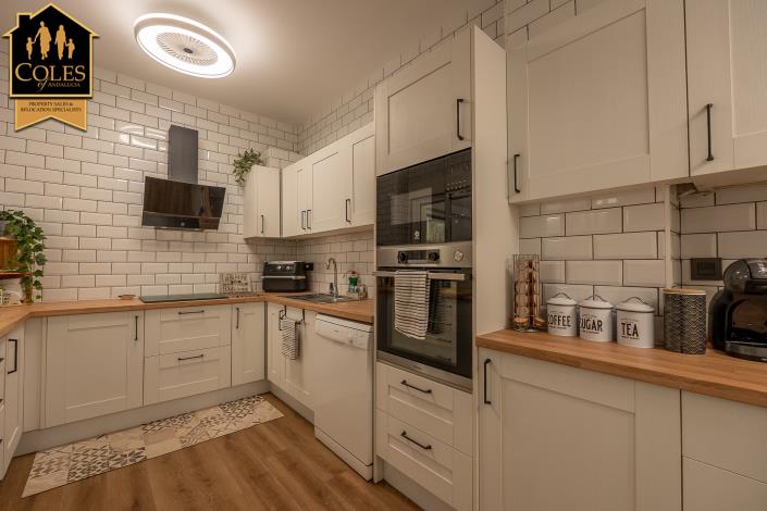 Image No.8-3 Bed Townhouse for sale