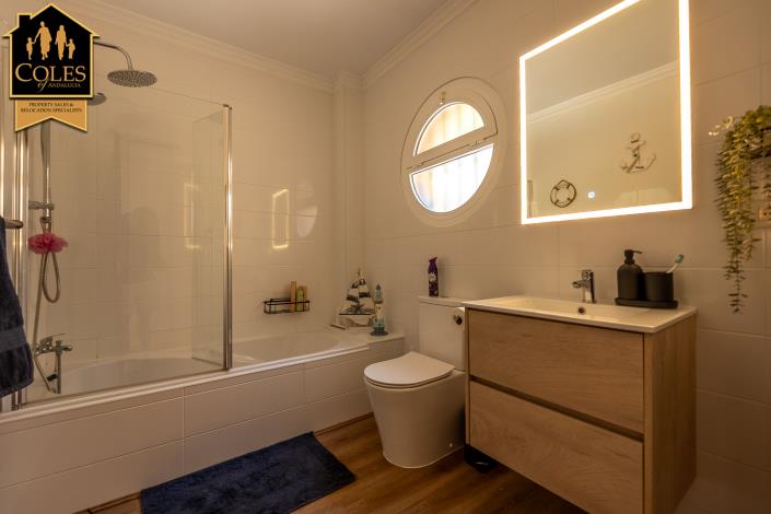 Image No.22-3 Bed Townhouse for sale