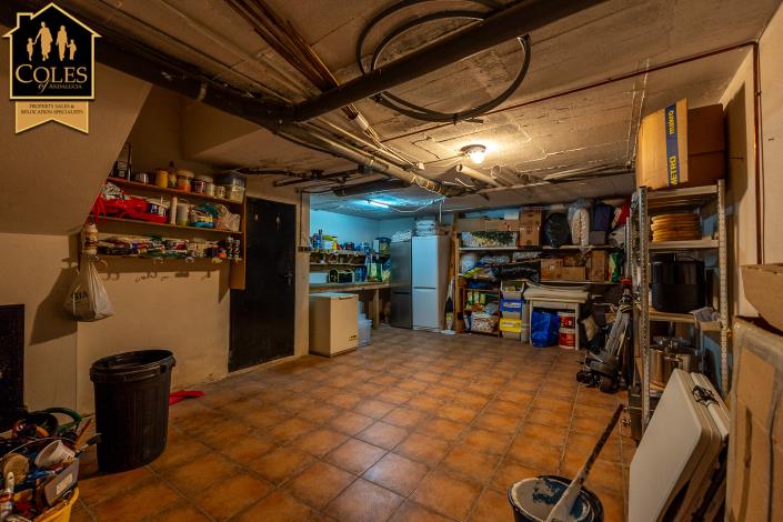 Image No.27-3 Bed Townhouse for sale