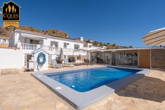 Image No.4-6 Bed Villa / Detached for sale