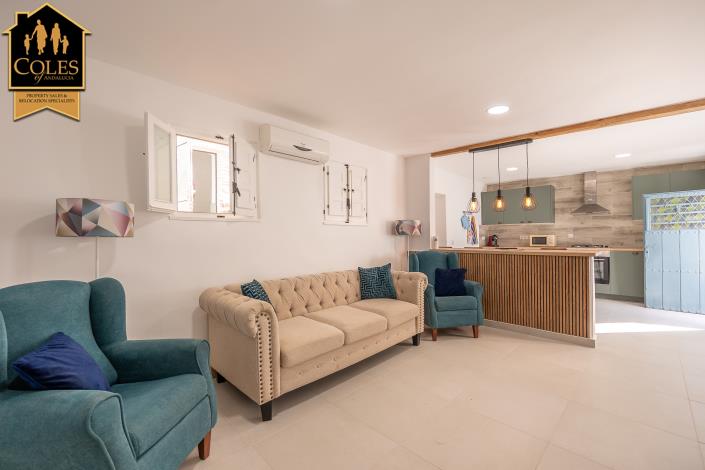 Image No.17-6 Bed Villa / Detached for sale