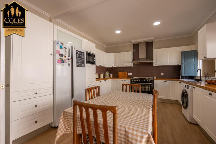 Image No.46-6 Bed Villa / Detached for sale