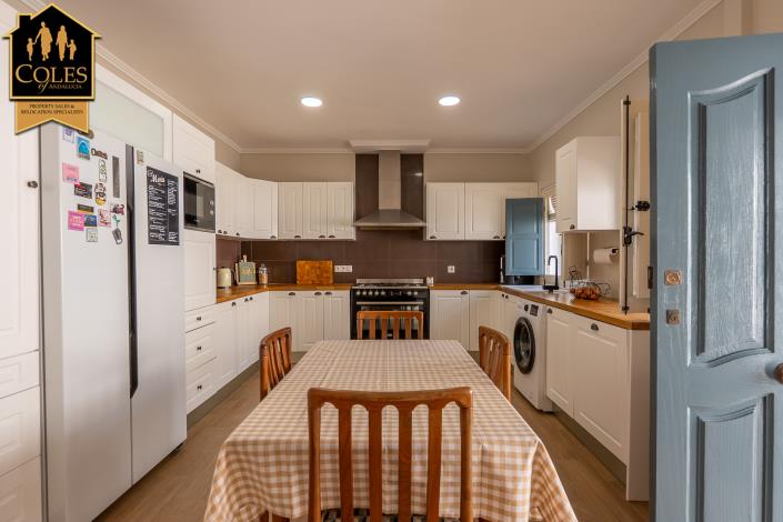 Image No.50-6 Bed Villa / Detached for sale