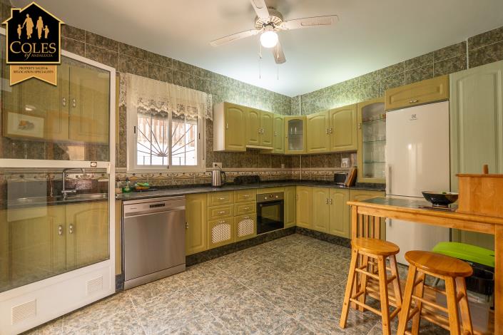 Image No.11-4 Bed Townhouse for sale