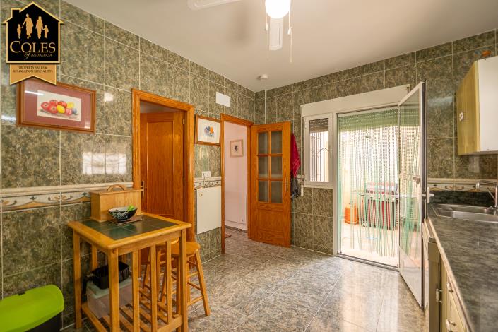 Image No.12-4 Bed Townhouse for sale