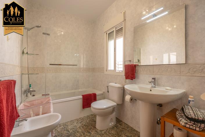 Image No.23-4 Bed Townhouse for sale
