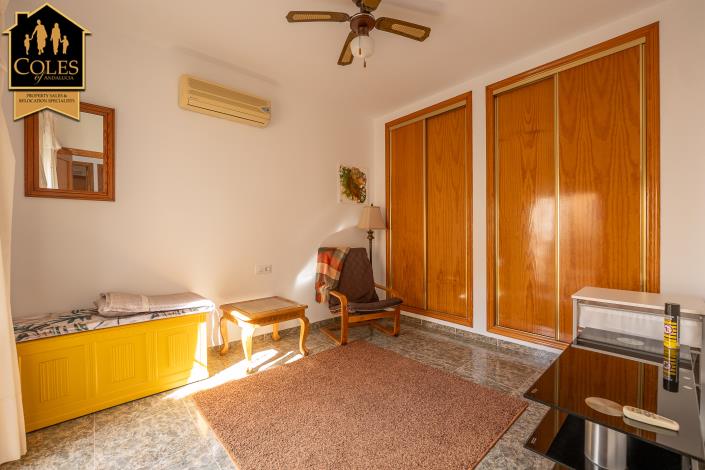 Image No.24-4 Bed Townhouse for sale