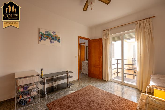 Image No.25-4 Bed Townhouse for sale