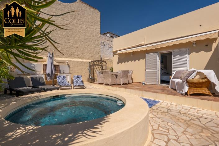 Image No.6-5 Bed Villa / Detached for sale