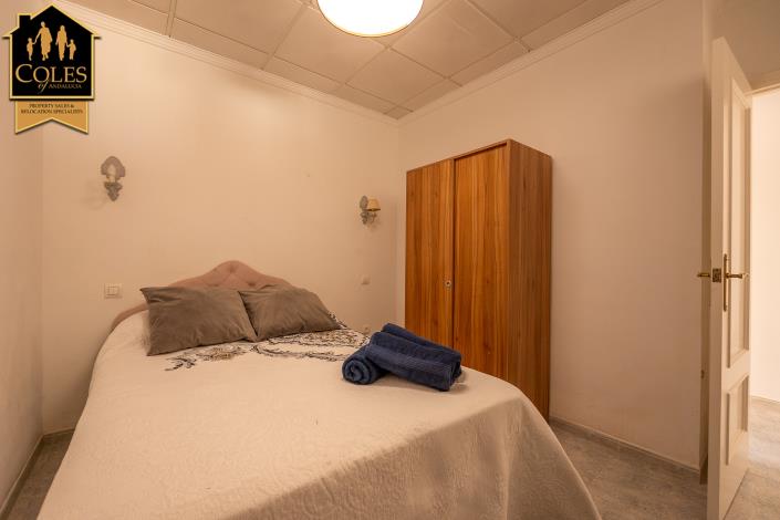 Image No.28-5 Bed Villa / Detached for sale