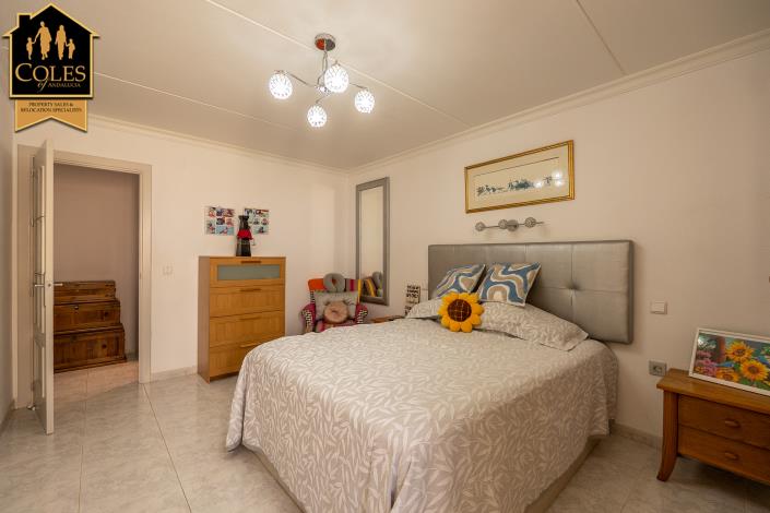 Image No.42-5 Bed Villa / Detached for sale
