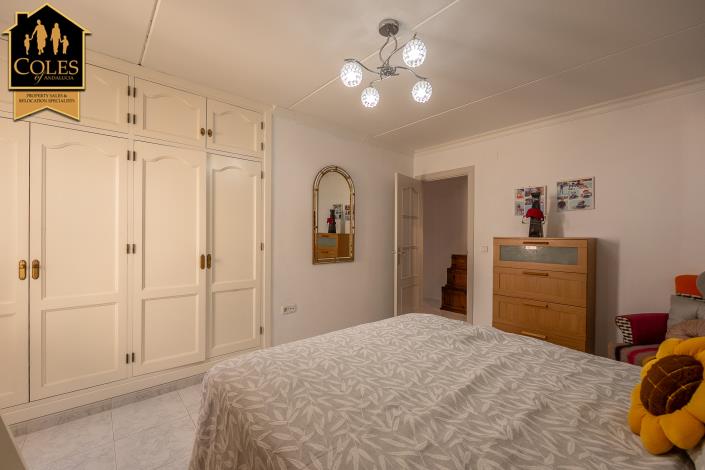 Image No.43-5 Bed Villa / Detached for sale