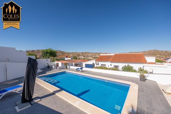 Image No.5-4 Bed Villa / Detached for sale