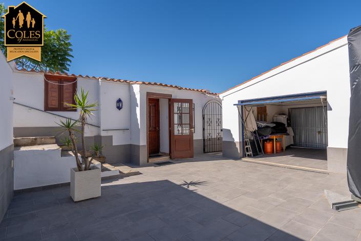 Image No.8-4 Bed Villa / Detached for sale