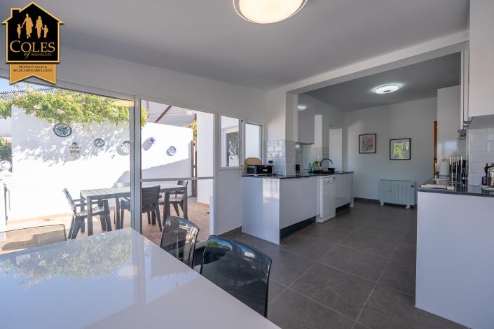 Image No.23-4 Bed Villa / Detached for sale