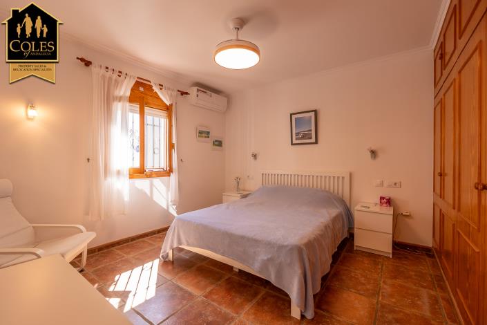 Image No.26-4 Bed Villa / Detached for sale