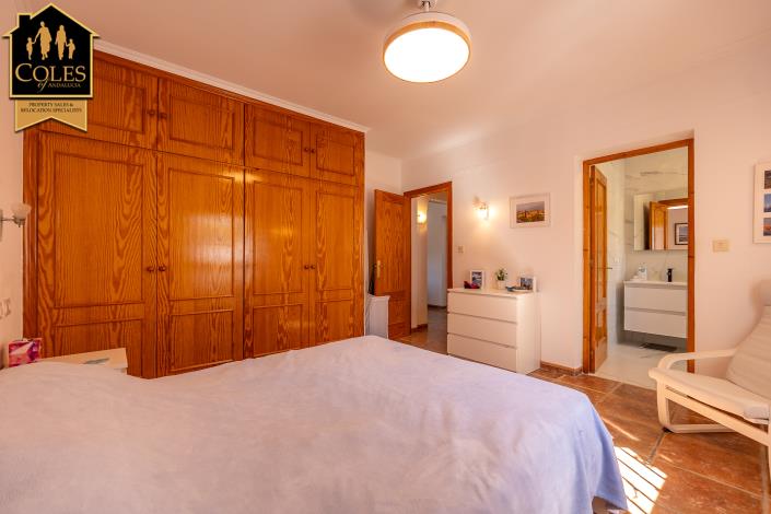 Image No.27-4 Bed Villa / Detached for sale