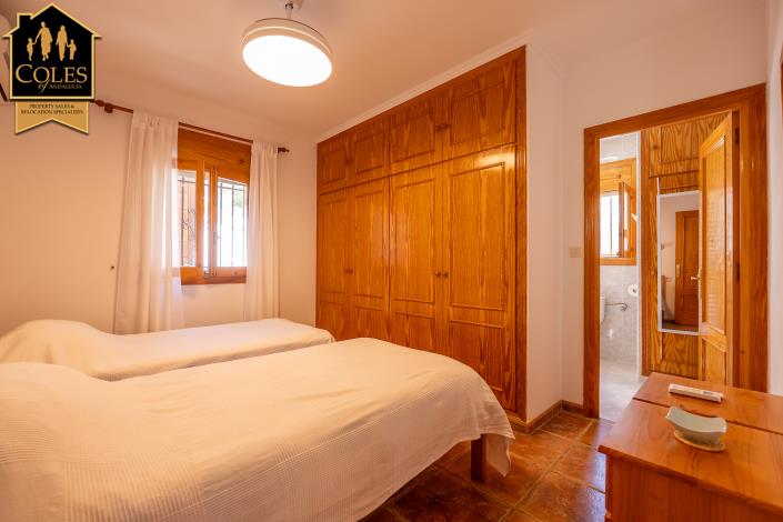 Image No.29-4 Bed Villa / Detached for sale