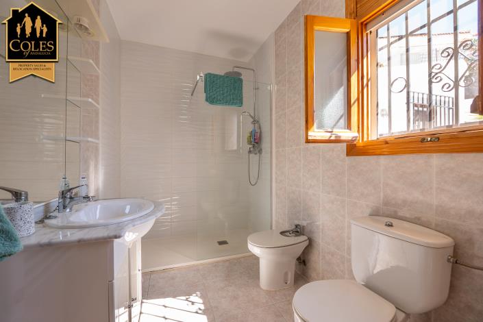 Image No.31-4 Bed Villa / Detached for sale