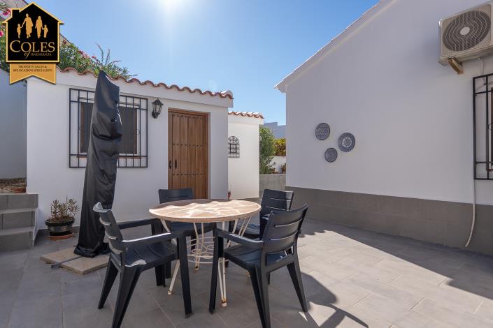 Image No.38-4 Bed Villa / Detached for sale