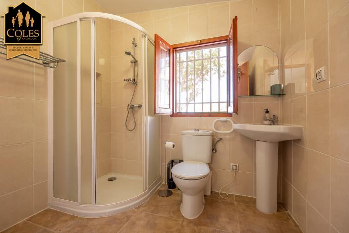 Image No.47-4 Bed Villa / Detached for sale