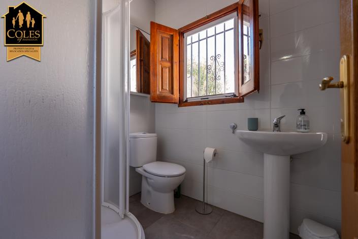 Image No.52-4 Bed Villa / Detached for sale