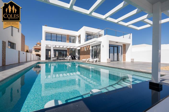 Image No.7-3 Bed Villa / Detached for sale