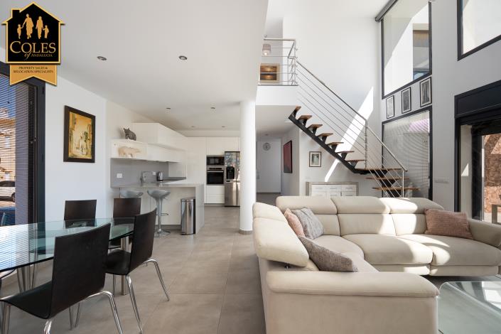 Image No.9-3 Bed Villa / Detached for sale