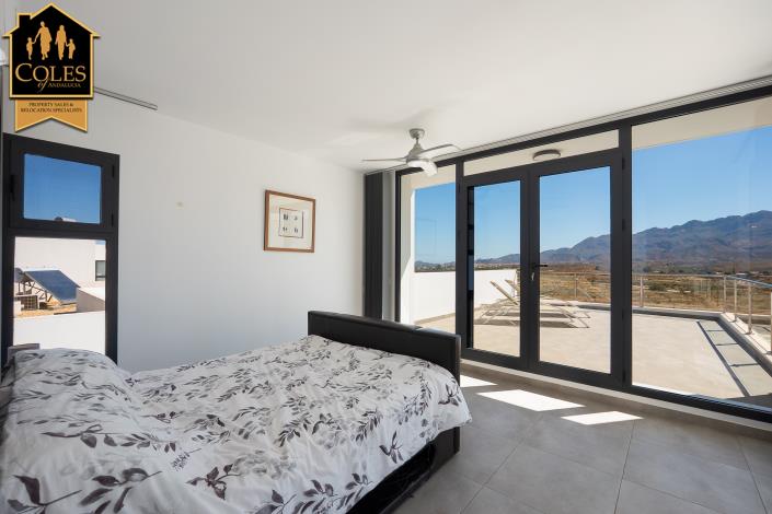 Image No.19-3 Bed Villa / Detached for sale