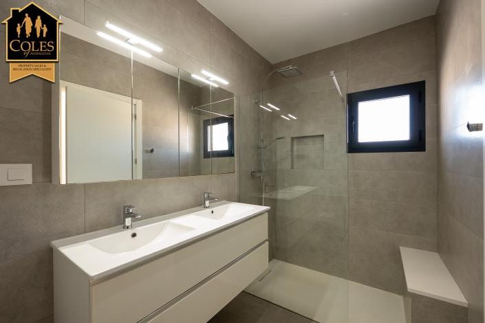 Image No.23-3 Bed Villa / Detached for sale