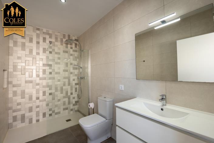 Image No.32-3 Bed Villa / Detached for sale