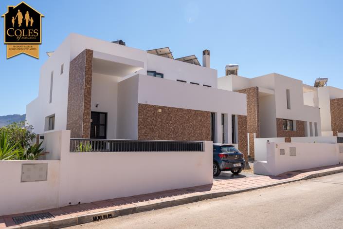 Image No.36-3 Bed Villa / Detached for sale