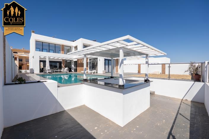 Image No.41-3 Bed Villa / Detached for sale