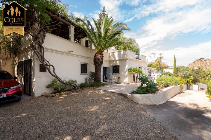 Image No.10-4 Bed Villa / Detached for sale