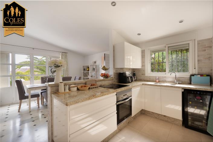Image No.19-4 Bed Villa / Detached for sale