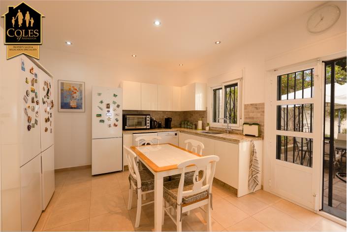 Image No.21-4 Bed Villa / Detached for sale
