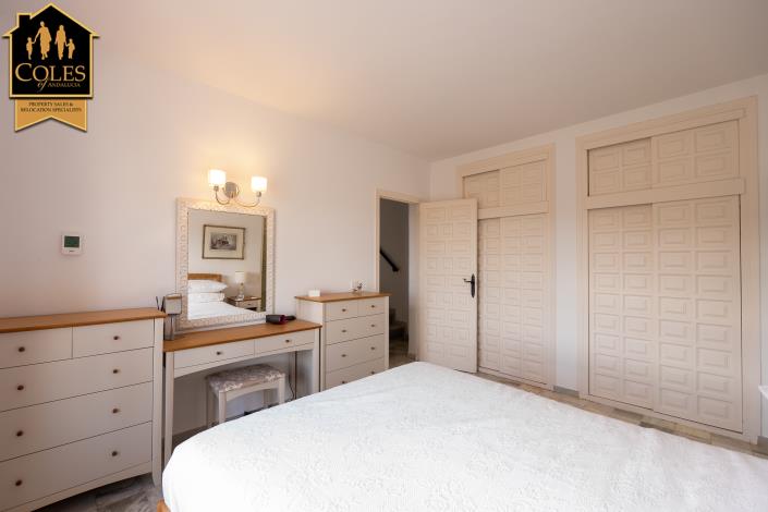 Image No.25-4 Bed Villa / Detached for sale