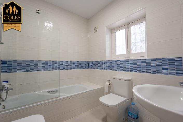 Image No.30-4 Bed Villa / Detached for sale