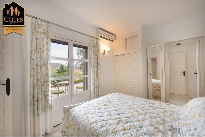 Image No.33-4 Bed Villa / Detached for sale