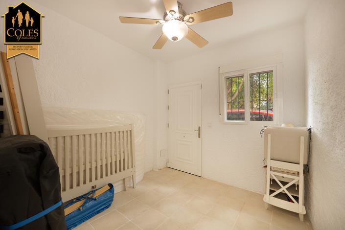 Image No.35-4 Bed Villa / Detached for sale
