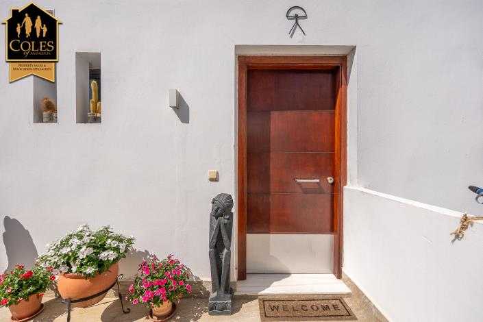 Image No.7-2 Bed Townhouse for sale